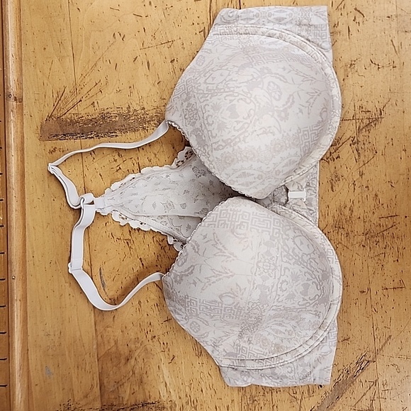 Victoria's Secret body by Victoria racerback demi bra - Picture 1 of 3